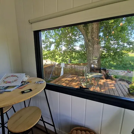 Tiny House Au Coin Du Chene * Таон-ле-Вож