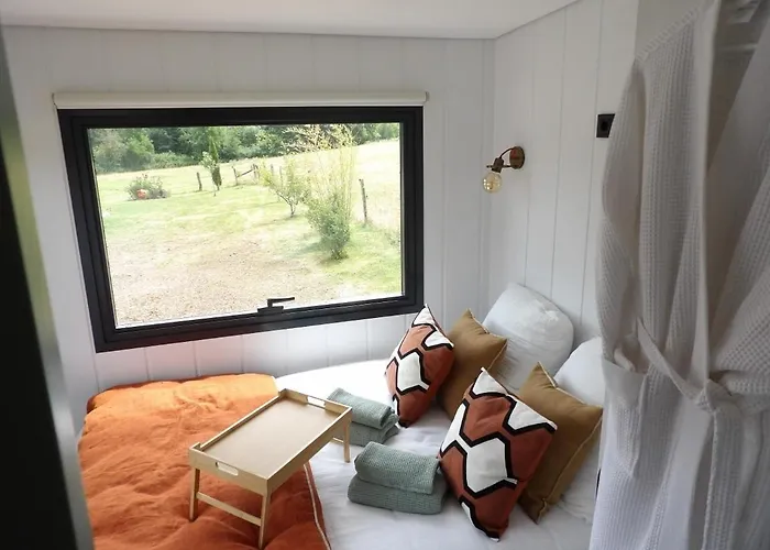 Tiny House Au Coin Du Chene * Таон-ле-Вож